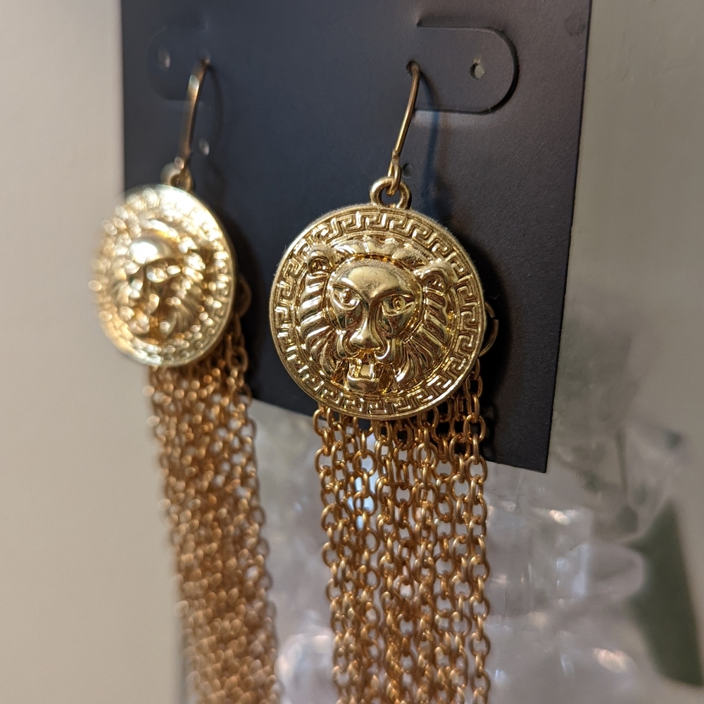 NWT G by Guess Lion Medallion Earrings